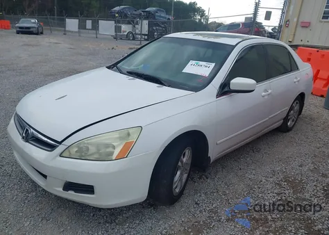 2006 Honda Accord 2.4 Ex z USA, uszkodzony, nr VIN 1HGCM56826A087108